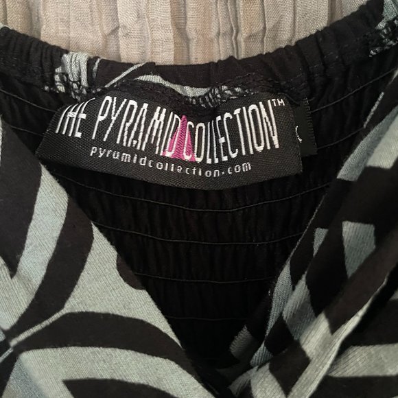 The Pyramid Collection Light Blue/Navy Floral Maxi Dress - Picture 5 of 5